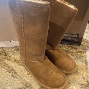 Bearpaw Brown Suede Boots